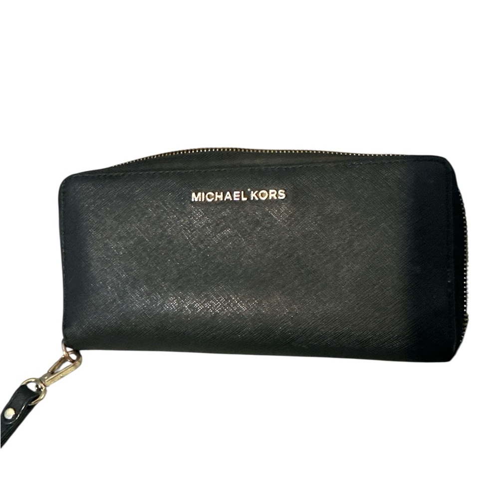 Michael Kors Black Zip Wallet zipper needs fixing but it’s great wallet